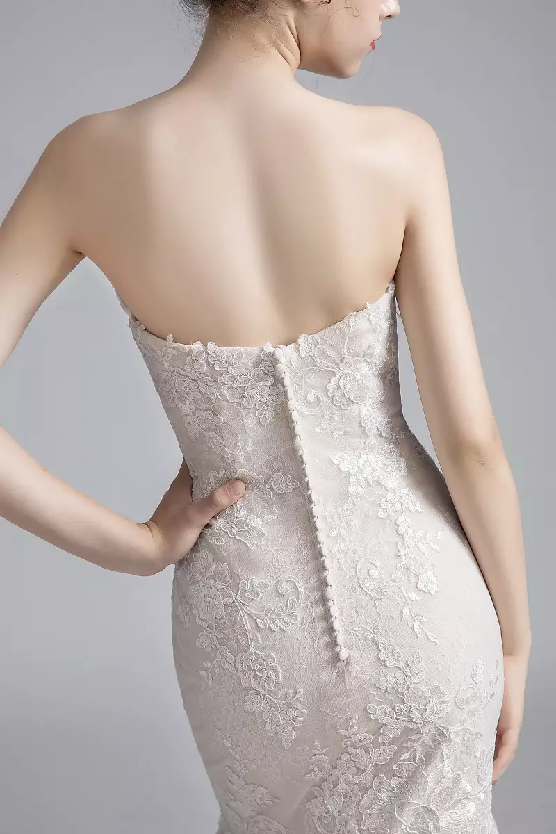 Brautkleid Fit and Flare in Ivory / Champagner